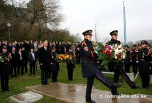 17. november - symbol boja za slobodu a demokraciu