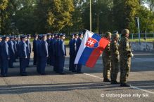Slávnostný nástup príslušníkov vrtuľníkového krídla