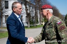 flashSpráva: Fiabáne navštívil svojich vojakov